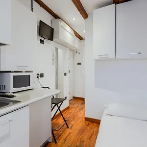 Sant Ambrogio Lovely Flat Italia